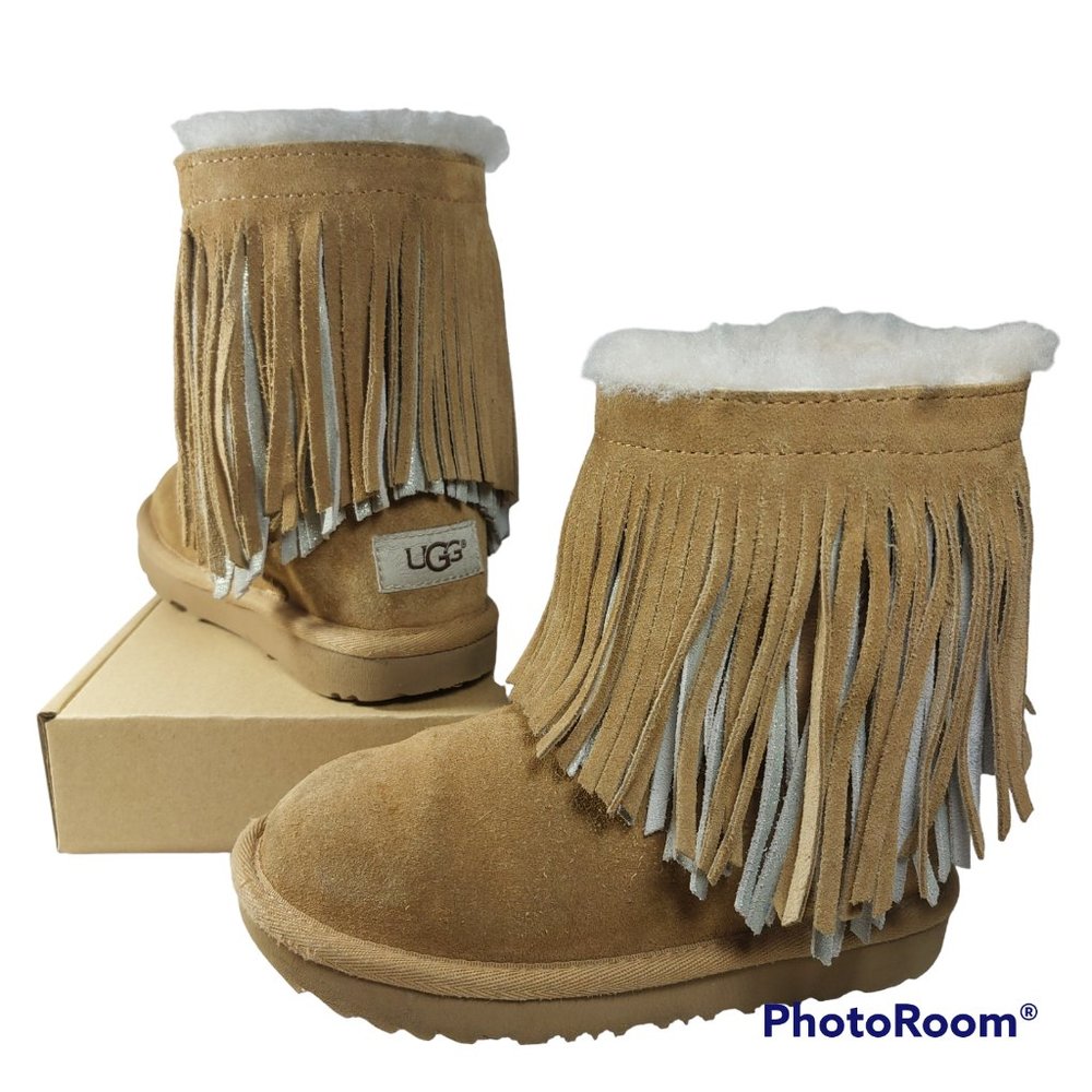 UGG Girls Classic Short ll Fringe Chestnut Suede Boot Youth Size 12
